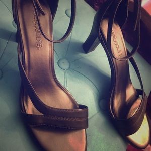 Ankle strap black heel